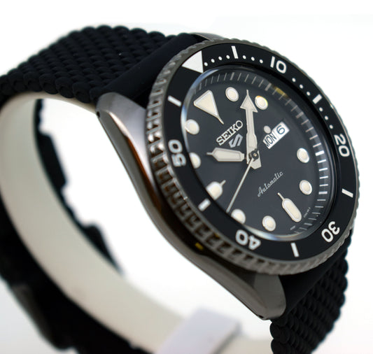 ساعة رجالية سوداء SEIKO 5 FACELIFT طراز SRPD65K2