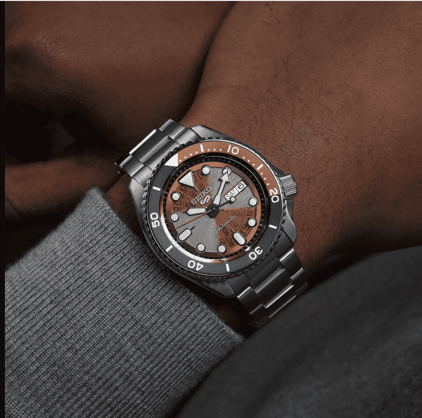 Seiko 5 Sports SKX Skeleton Style Brown Dial SRPJ47K1, bracelet