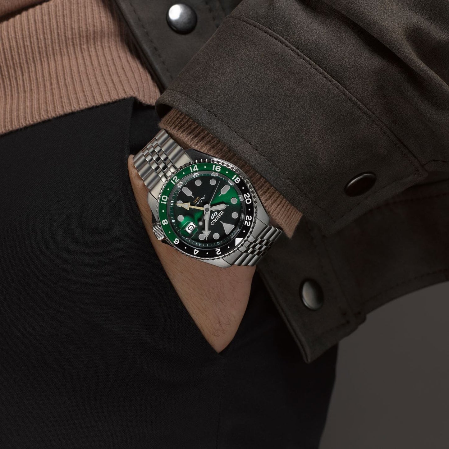 ساعة رجالي سيكو 5 سبورتس SSK GMT أوتوماتيكية بمينا أخضر SSK035K1