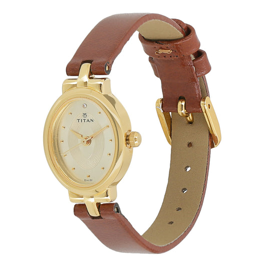 ساعة تيتان نسائية أنالوج من الستانلس ستيل - 2594YL01، سوار