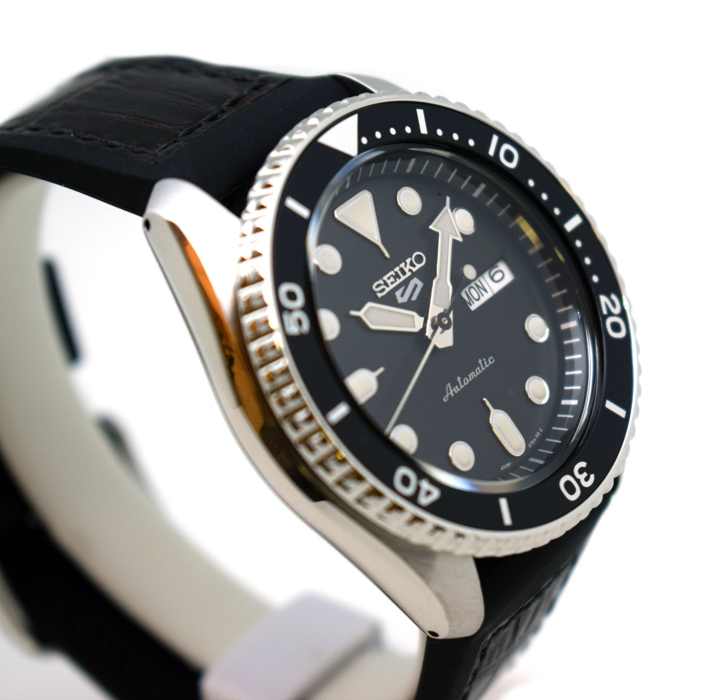 ساعة رجالية SEIKO 5 FACELIFT بمينا خلفي SRPD55K2