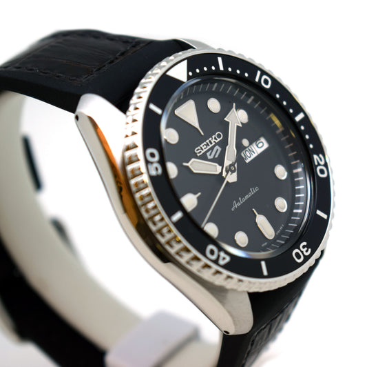 ساعة رجالية SEIKO 5 FACELIFT بمينا خلفي SRPD55K2