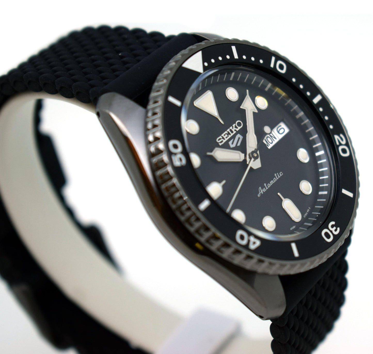 ساعة رجالية سوداء SEIKO 5 FACELIFT طراز SRPD65K2