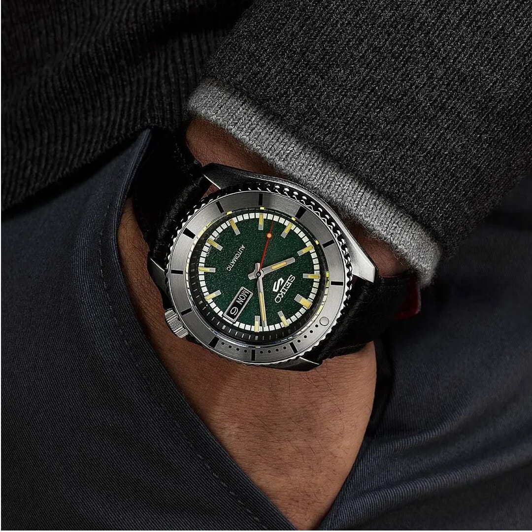SEIKO 5 Sports إصدار محدود رايدر مقنع - SRPJ91K1