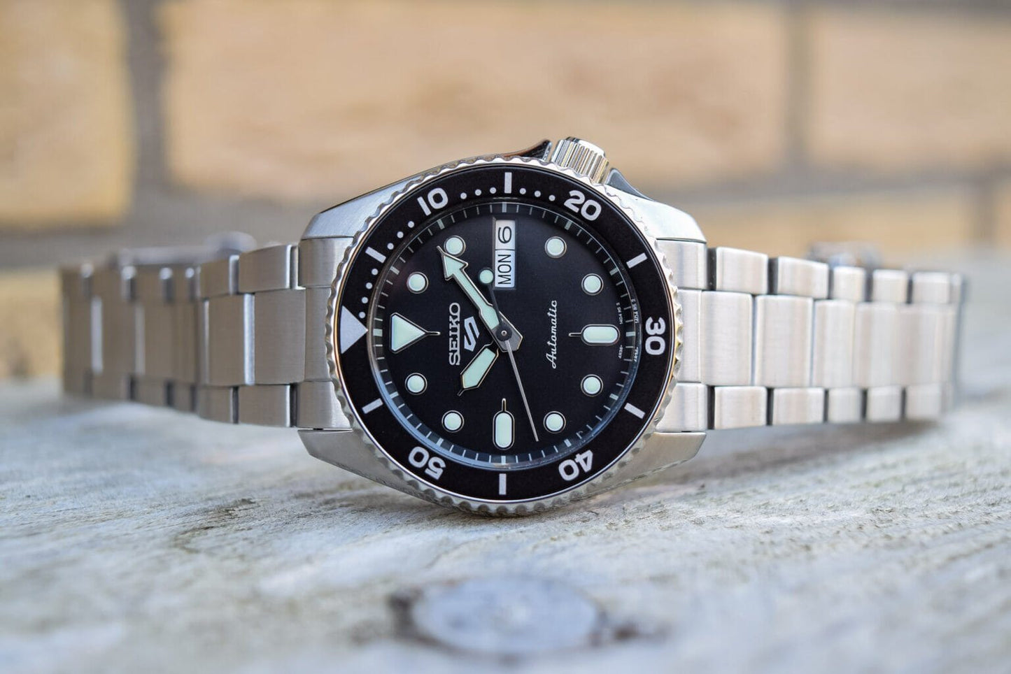 سيكو 5 سبورتس SKX 38 مم أسود سوار ستانلس ستيل SRPK29K1، أسود/رمادي، سوار